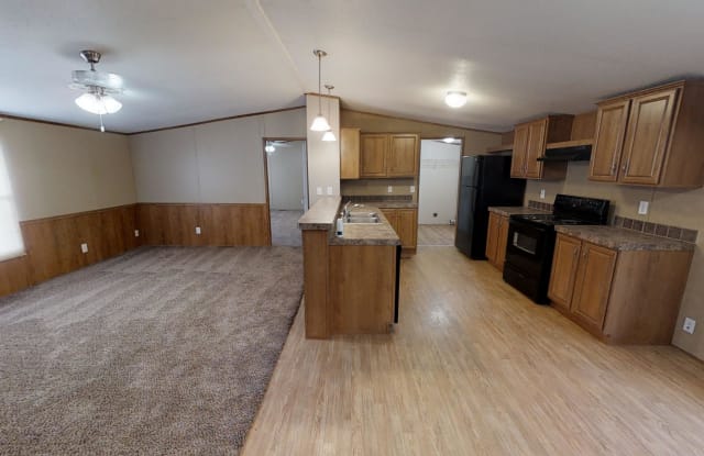 312 E Spruce St - 312 E Spruce St, Portales, NM 88130