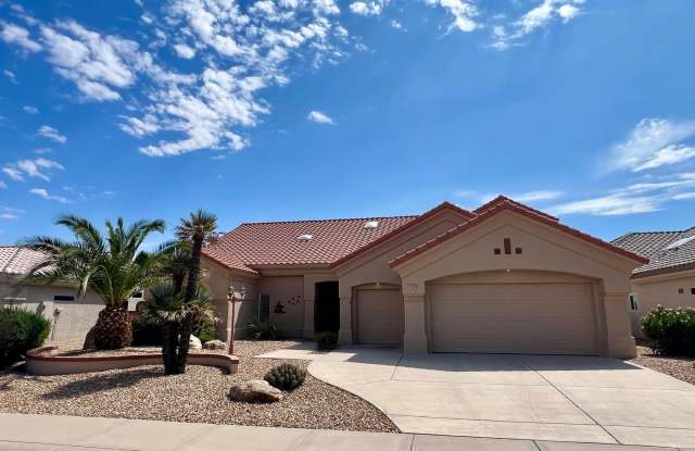 Photo of Sun City West 3bed/3bath Rental Home with Bonus Space!