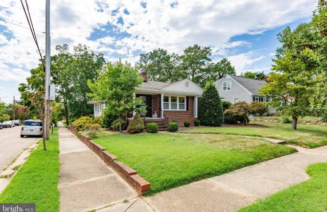 1200 STAFFORD Avenue