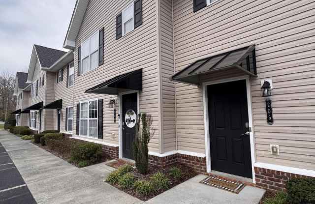 2121 S Greenwood Drive unit: Apt 205