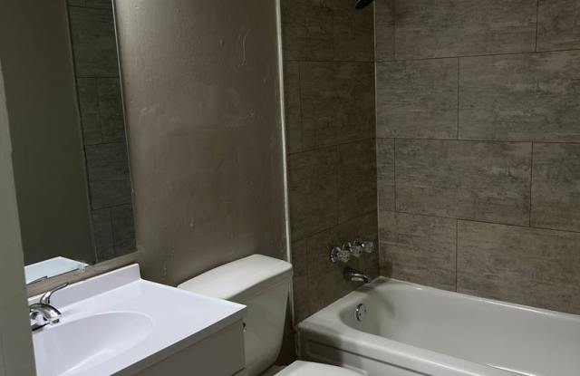 2 bedroom/1 bath RENOVATED