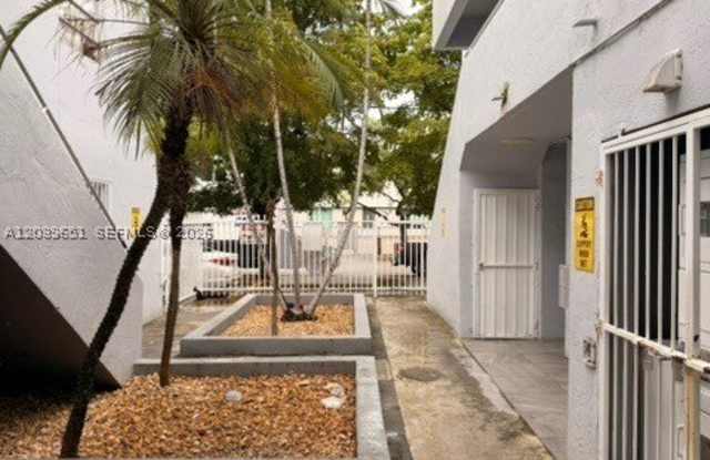 2400 NW 22nd Ct