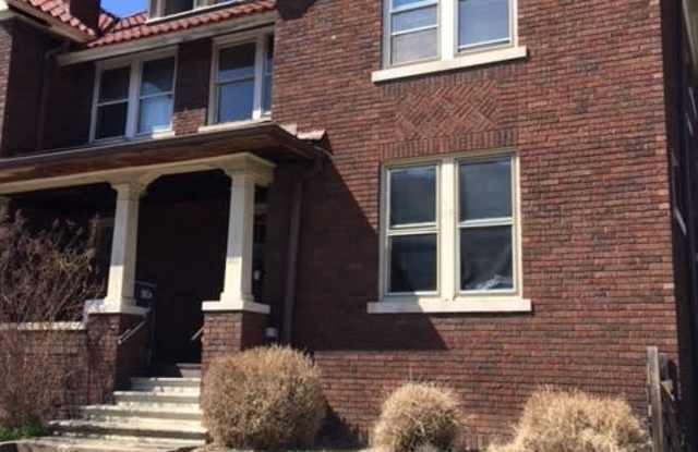 Photo of Three Bedroom Brick Home in the City of Charleston.