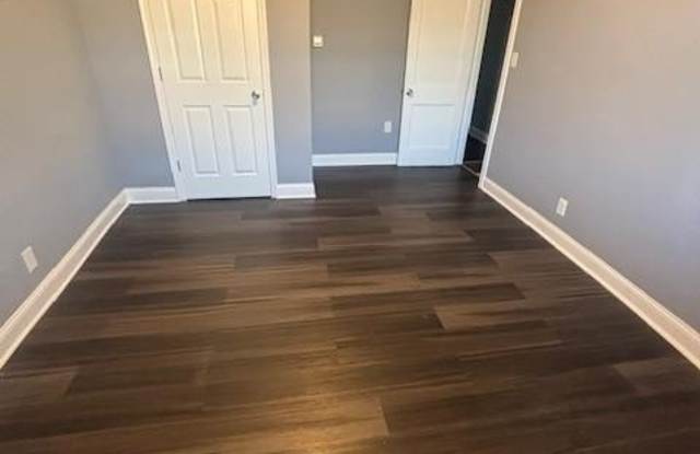 1300 N KENWOOD Avenue