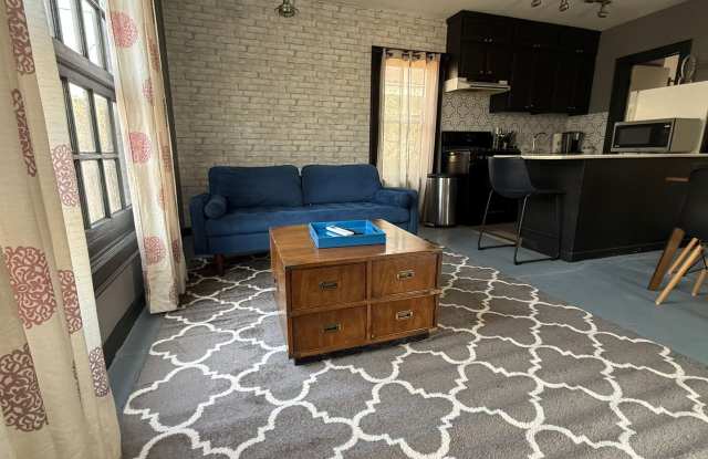 Fully Furnished Apartment in Historic Tracy Park