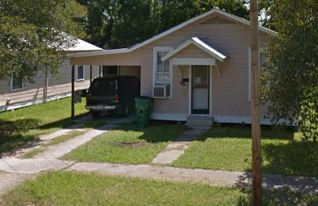 703 6th Street