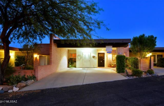 5466 N Arroyo Vista Drive