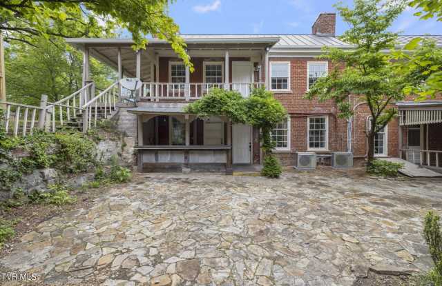 119 East Main Street