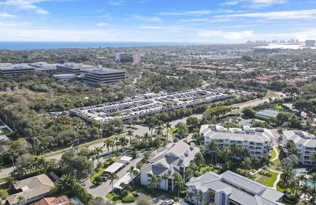 144 Bay Colony Drive N