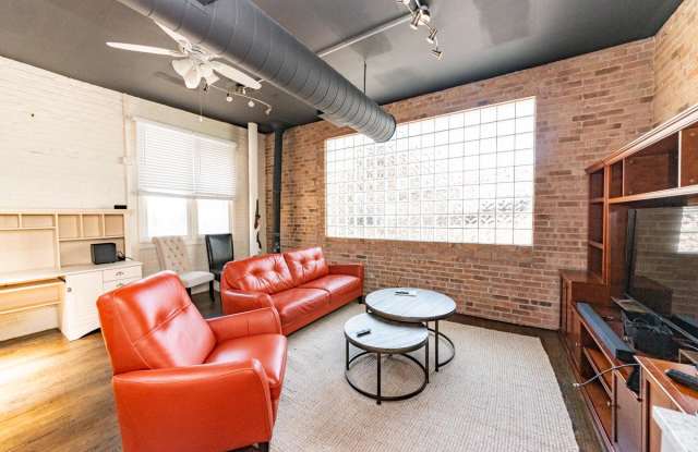 Photo of 1214 W Belmont