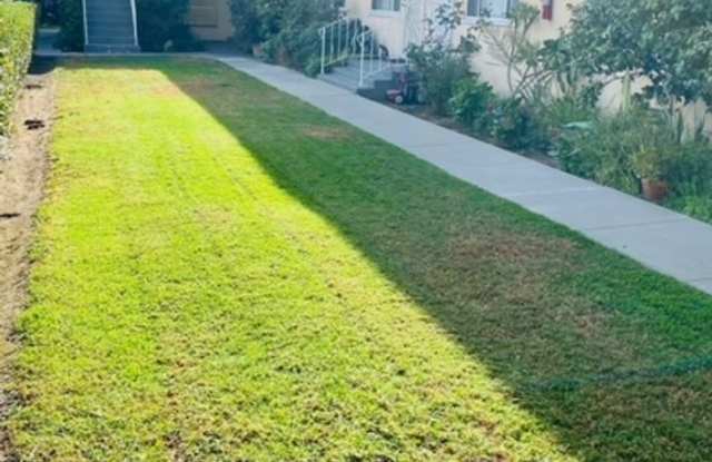 1 BEDROOM 1 BATH READY MOVE IN (DOWNSTAIRS UNIT)