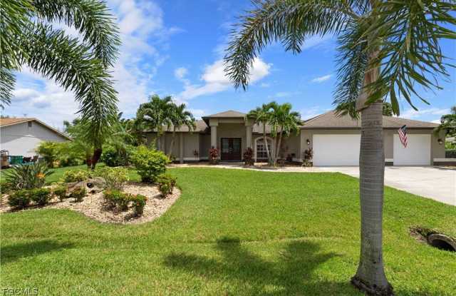 Photo of 3425 SE 4th Avenue