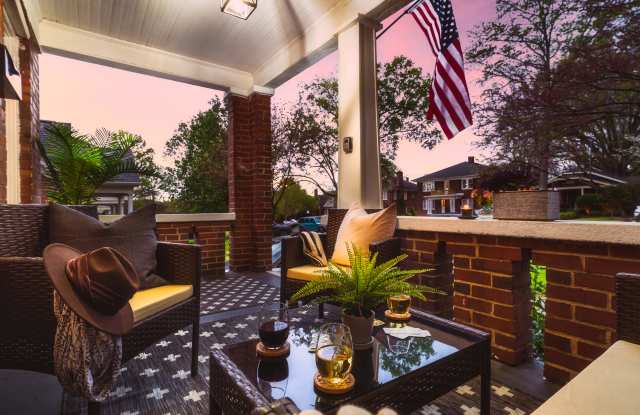 Photo of 715 Grandin Rd