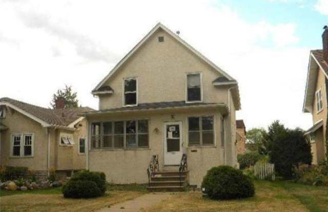Photo of Beautiful 5 Bedroom Close by The U of M for Sept 2026!~