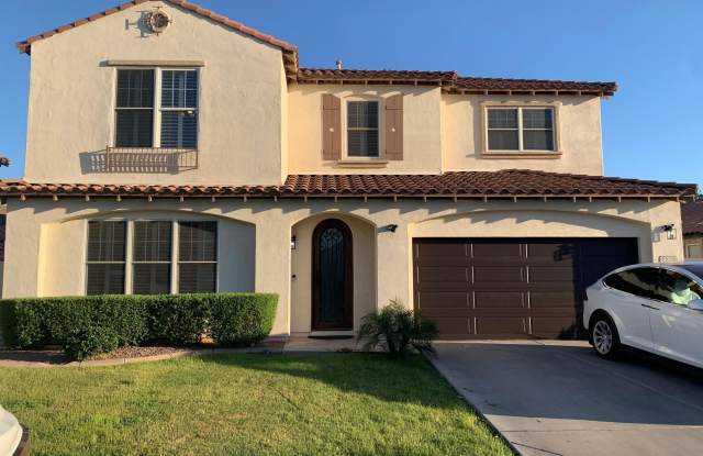 2219 E Wisteria Drive