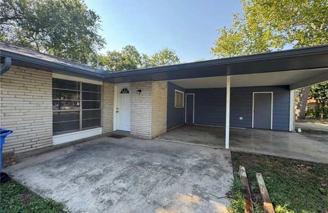 Photo of 813 Burges Street