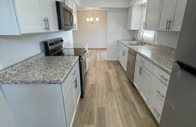 Photo of 975 W 9th Ave