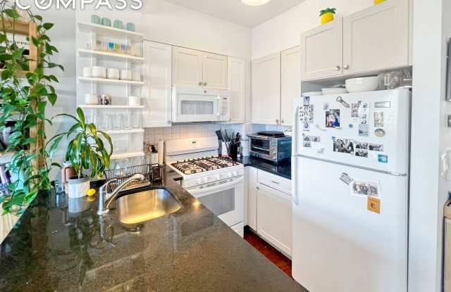 643 Washington Avenue