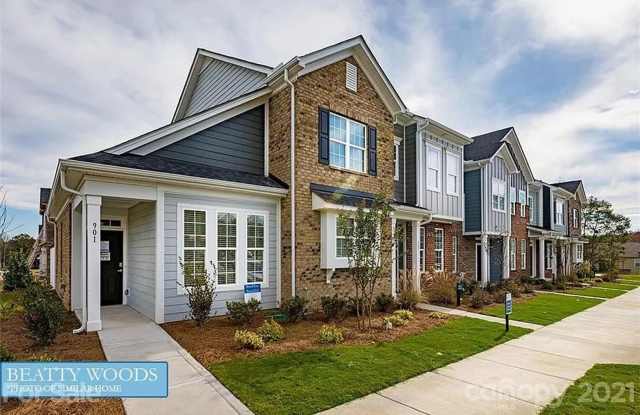 Photo of Room for Rent in 3 Bedroom Townhome at 1029 Beatty Woods Ln