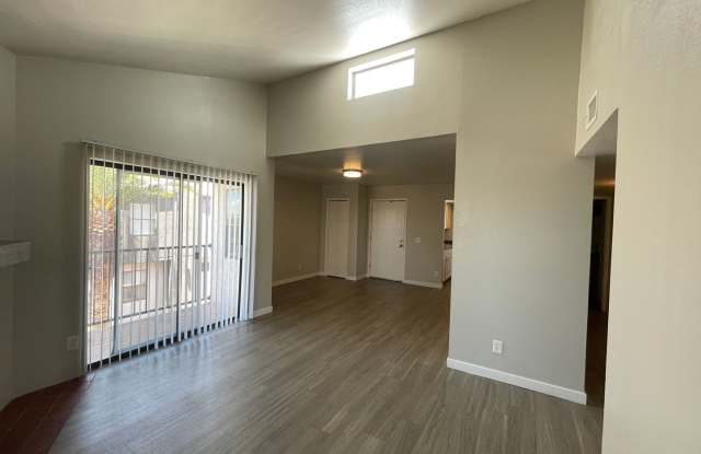 Photo of Lovely 2 Bedroom 2 Bath with Fireplace!