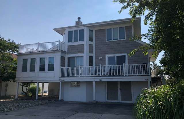 Photo of 101 W Cape Shores Dr