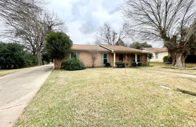 805 Glasgow Drive - 805 Glasgow Drive, Waco, TX 76710