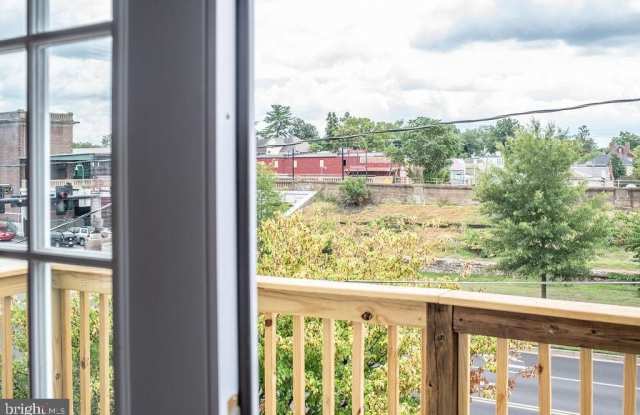 Photo of 12 LAFAYETTE Station unit: 2