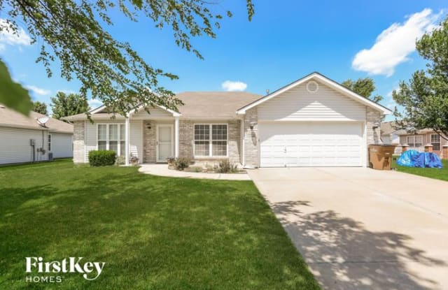 724 Bristol Drive - 724 Bristol Drive, Raymore, MO 64083