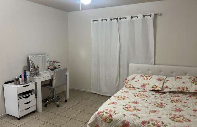 1810 Bimini Ln unit: 2