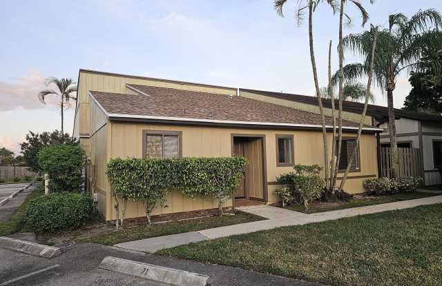 11879 Sturbridge Lane