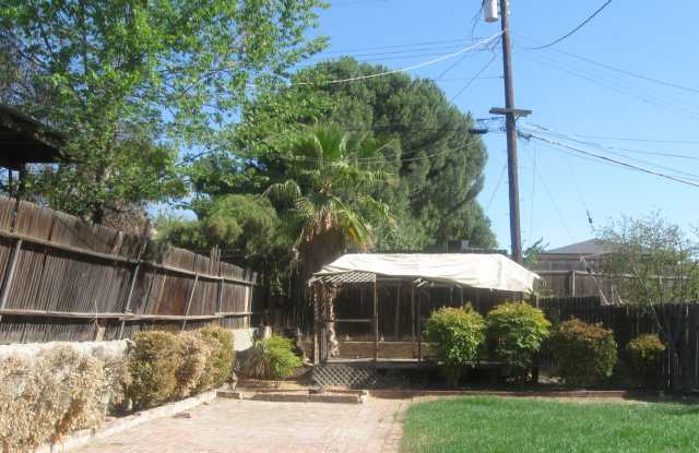 Photo of Cute  Cozy 2 Bedroom, 1 Bath House