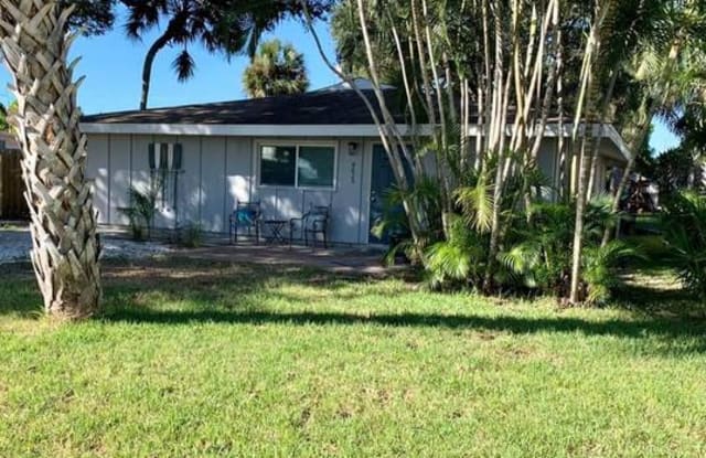 9815 46th Street West - 9815 46th Street West, Manatee County, FL 34210