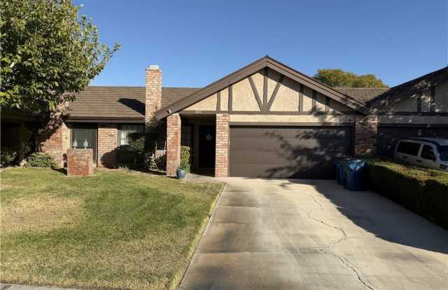 Photo of 505 Raintree Lane