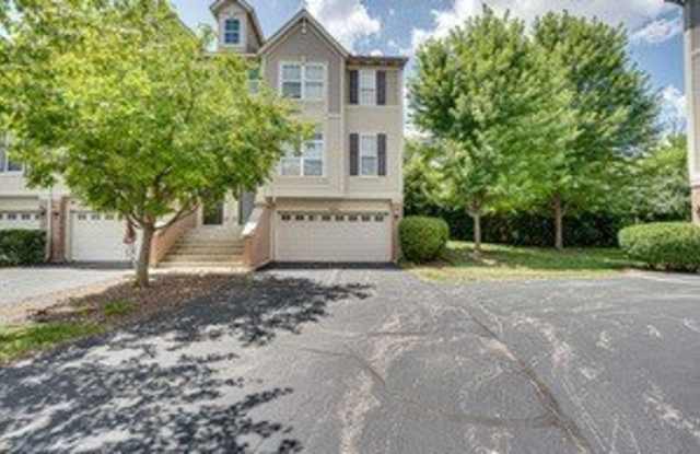 3355 Kentshire Circle
