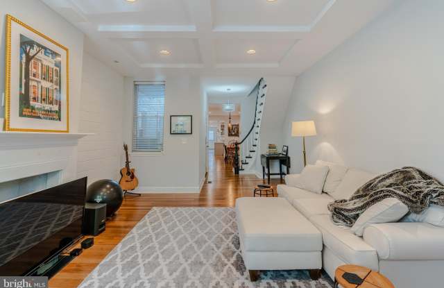 223 S COLLINGTON AVENUE