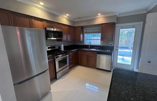 Photo of 40 NE 48th St