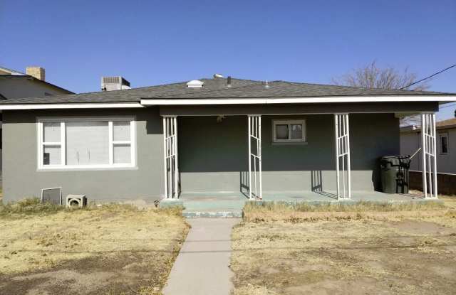 2608 Montana - 2608 Montana Street, Carlsbad, NM 88220