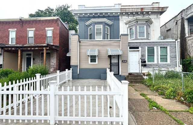 Photo of 1611 W ERIE AVENUE