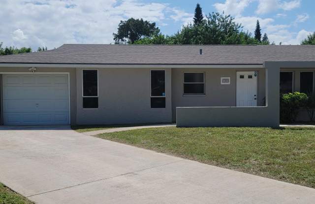 1502 SE Hearne Court