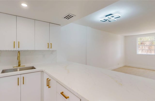 1333 E Hallandale Beach Blvd