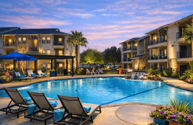 Azul Apartment Homes