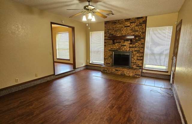 (3)Bed/(2) Bath with Shelter Avail NOW! Pet Negotiable.