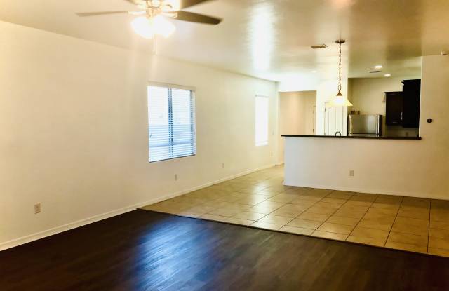 12872 N White Fence Way