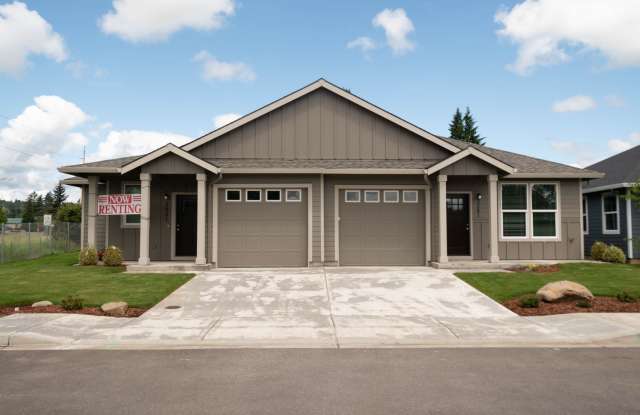 Gorgeous 2BD Duplex in Great Washougal Location! Beautiful Finishes!