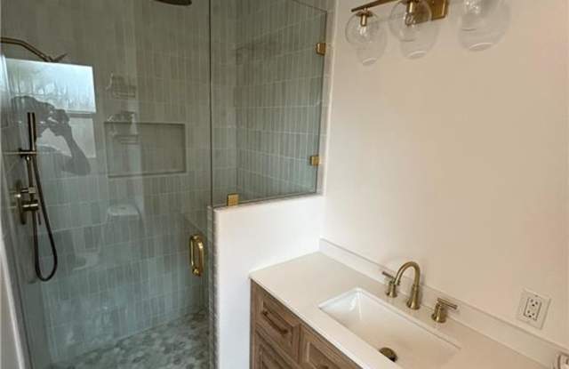 12042 Hackamore Road