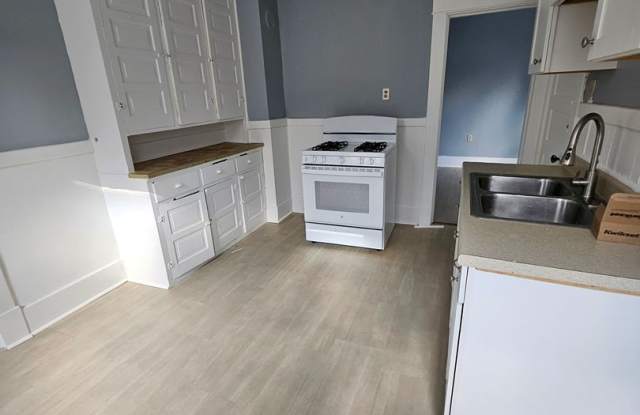 Newly renovated upper 3 bedroom unit