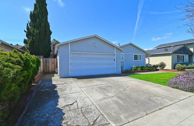 $3390 / 3 BED 2 BATH BEAUTIFUL SUNDALE HOME - 39073 Donner Way, Fremont, CA 94538