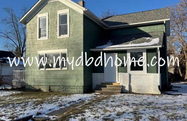 Photo of 315 Center St