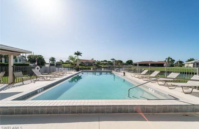 822 SW 48th Terrace