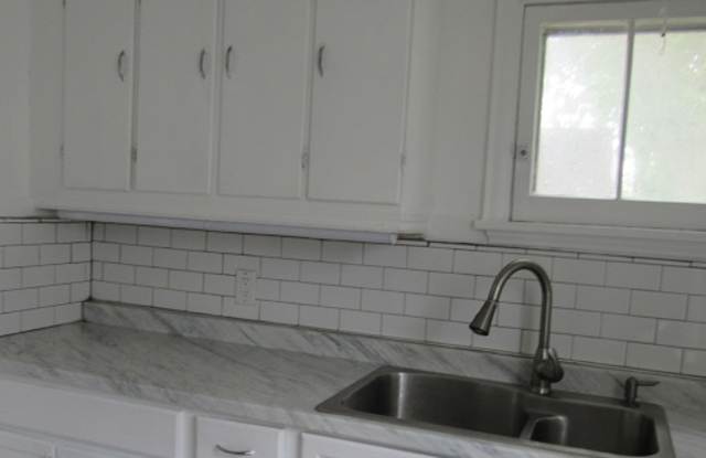 1603 E. Hampshire St - Upper